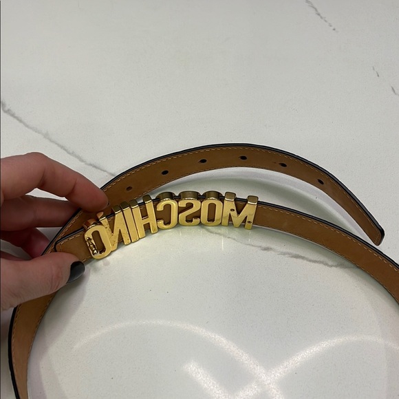 MOSCHINO Milano White Leather Belt with Gold Buckle - Picture 6 of 8